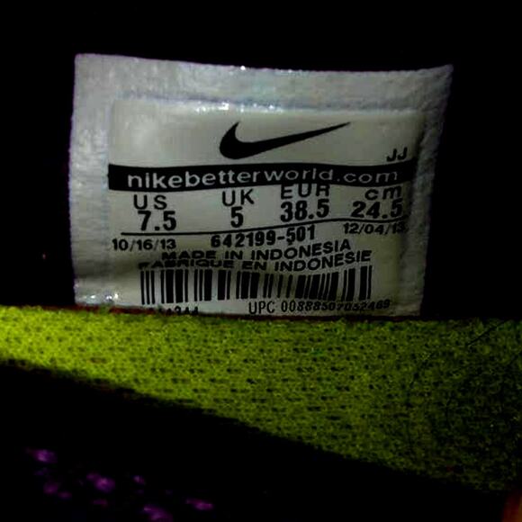 Nike Free 5.0 Women's Purple & White Running Shoes - Size: 7.5 - Picture 6 of 6